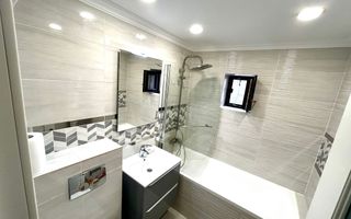 De vanzare apartament cu 3 camere, zona Piata Mare. - Poză 11