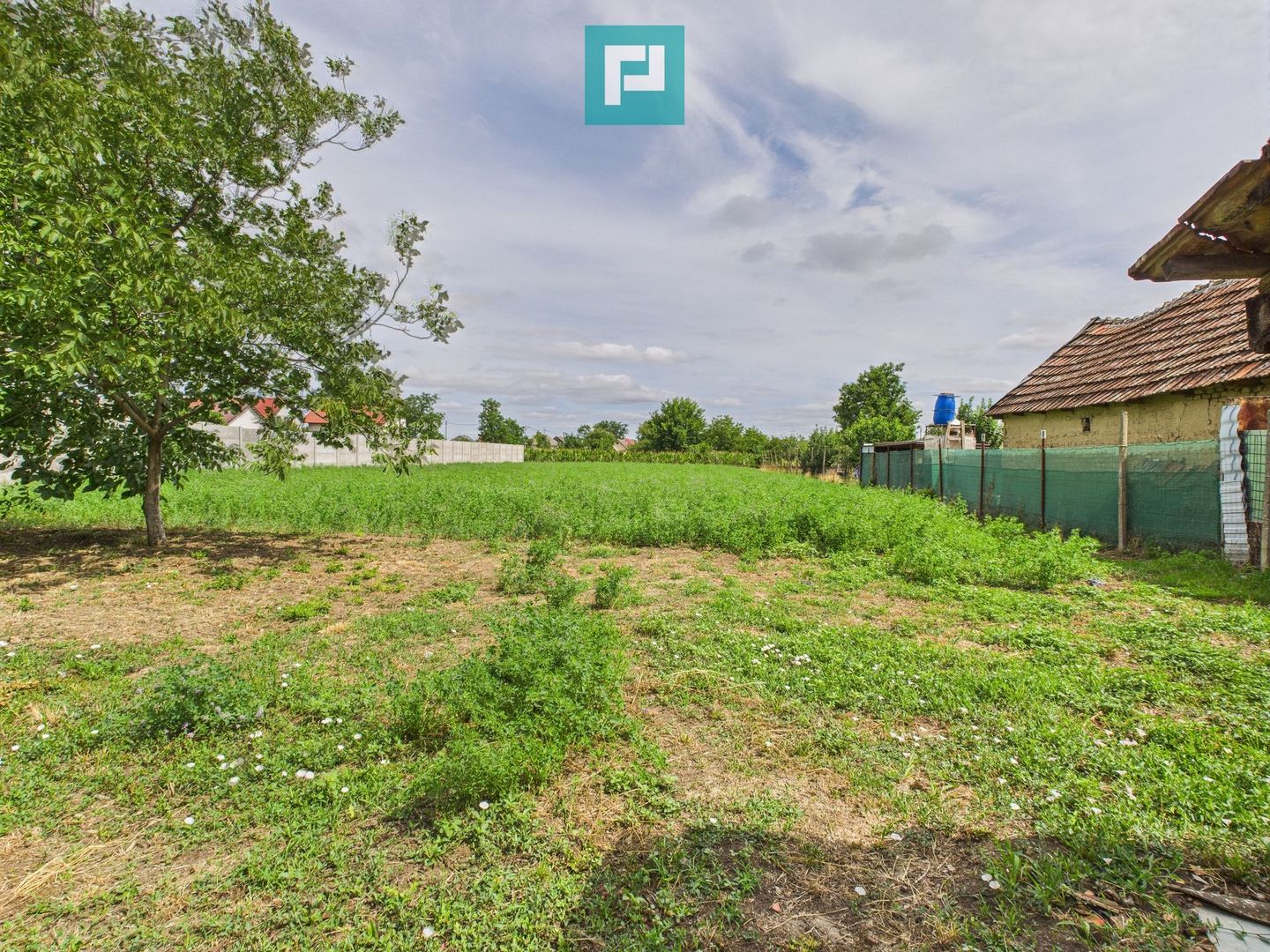 Casă cu teren de 2171 mp, zona centrală Șimand - Poză 10