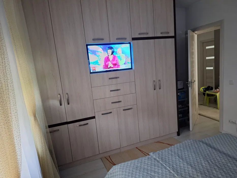 Apartament 3 camere Dec 60 mp mobilat cu gradina Bucium 100000 euro - Poză 3