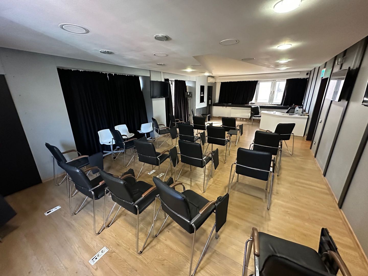 Spatiu în clădire de birouri - Poză 7