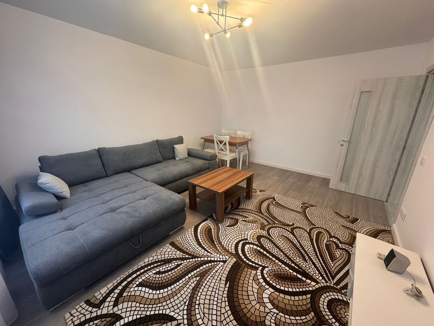 Sebastian 3 Camere Centrala Parcare 2 bai 3/8 - Poză 2