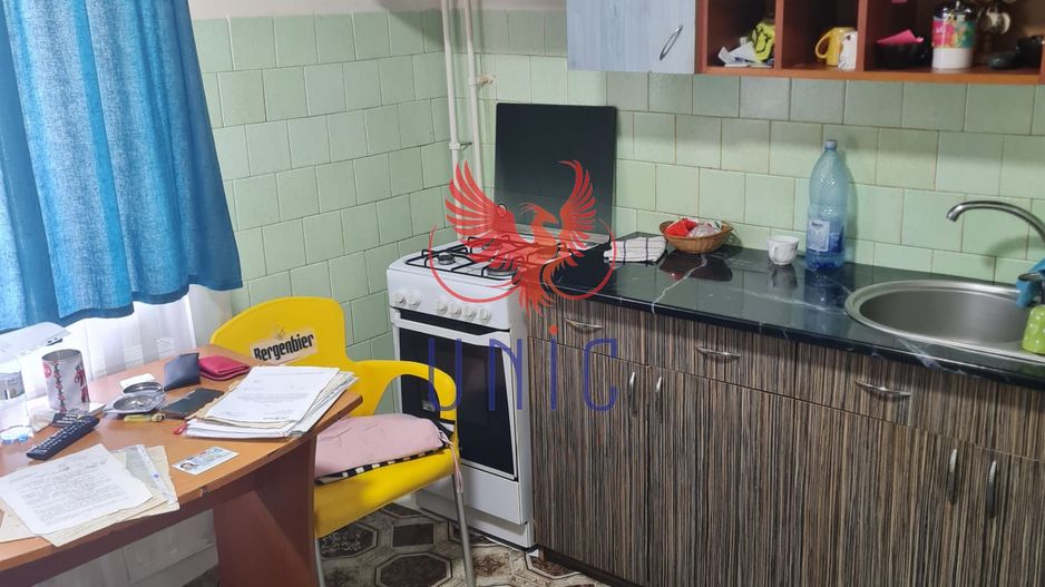 Apartament 3 camere decomandat parter, 1 Mai - Poză 3