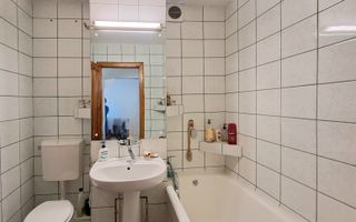 4 camere, 2 balcoane,2 Bai , parcare – zona Piața Flora!! - Poză 9