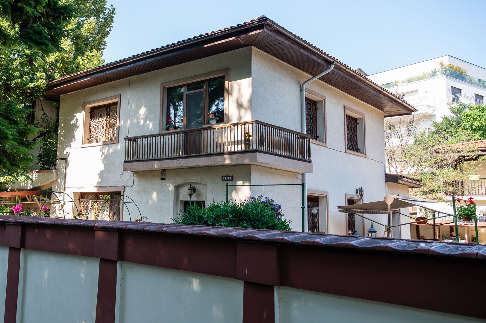 Refugiu elegant în inima Bucureștiului – Proprietate cu suflet - Poză 1