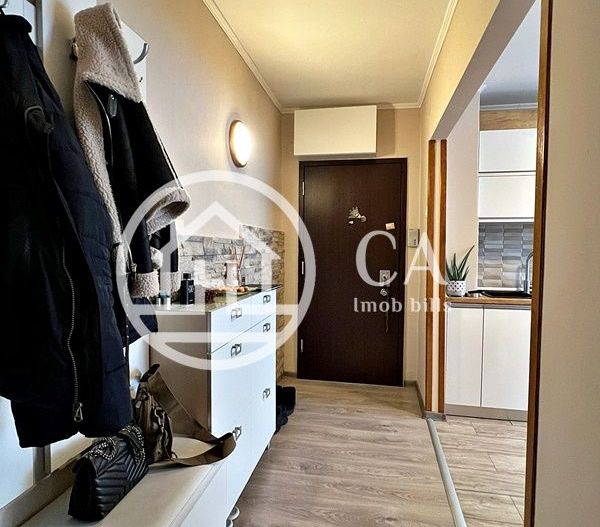 Apartament de vânzare cu 3 camere în zona Rogerius, Oradea - Poză 12