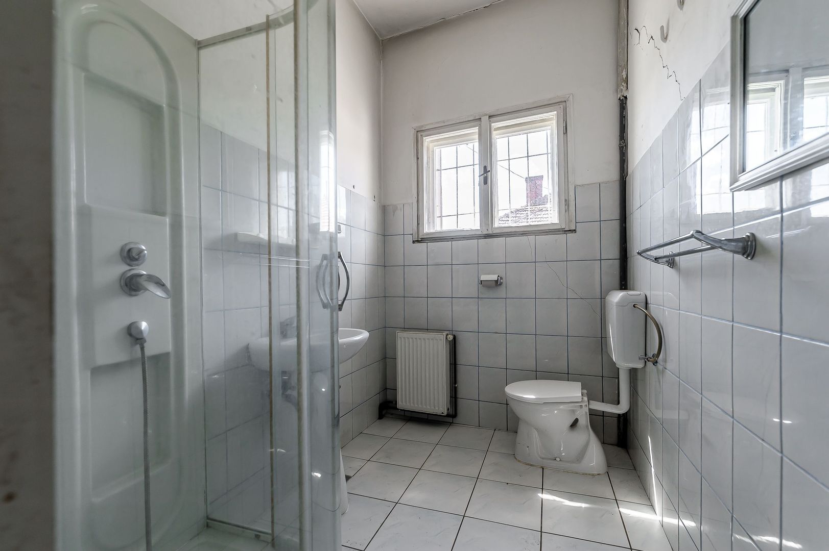 Casă cu teren de 716 mp pe strada Dorobanți, Pârneava. - Poză 9