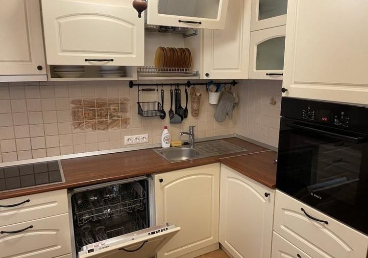 Inchiriere apartament  3 camere decomandat - Poză 1