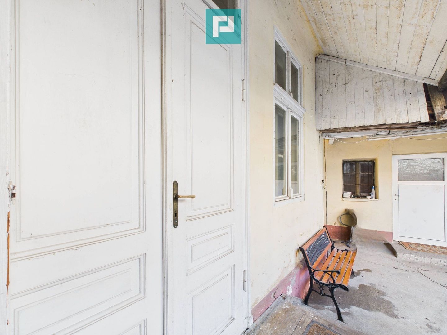 Casă individuală cu anexă în Vaicu - Poză 12