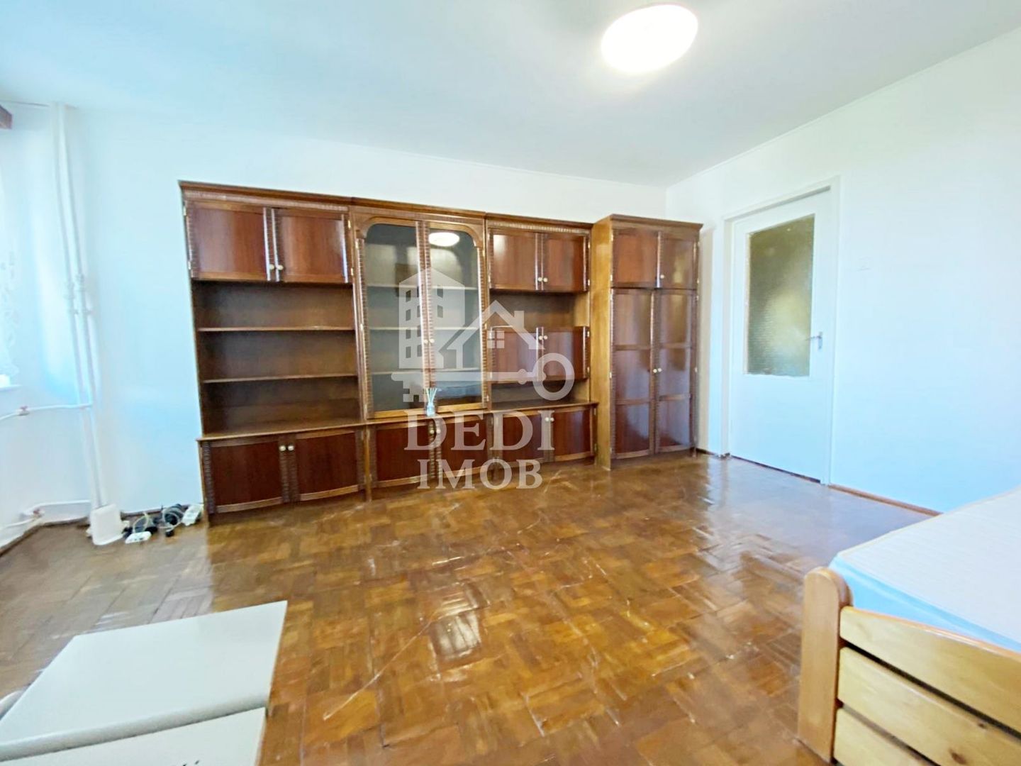 Apartament cu 1 camera de vanzare zona Decebal, Oradea - Poză 3