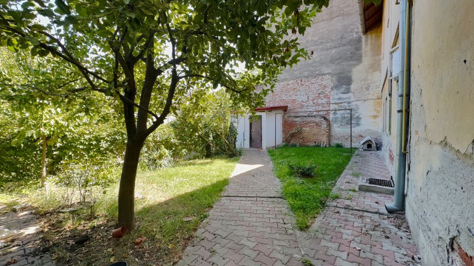 Casă / Vilă cu 6 camere de vânzare în zona Elisabetin - Poză 1