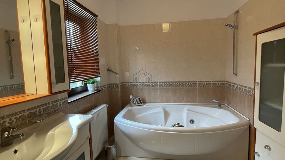 VILA CU 5 CAMERE LA INCHIRIERE LANGA BRITISH SCHOOL - Poză 8