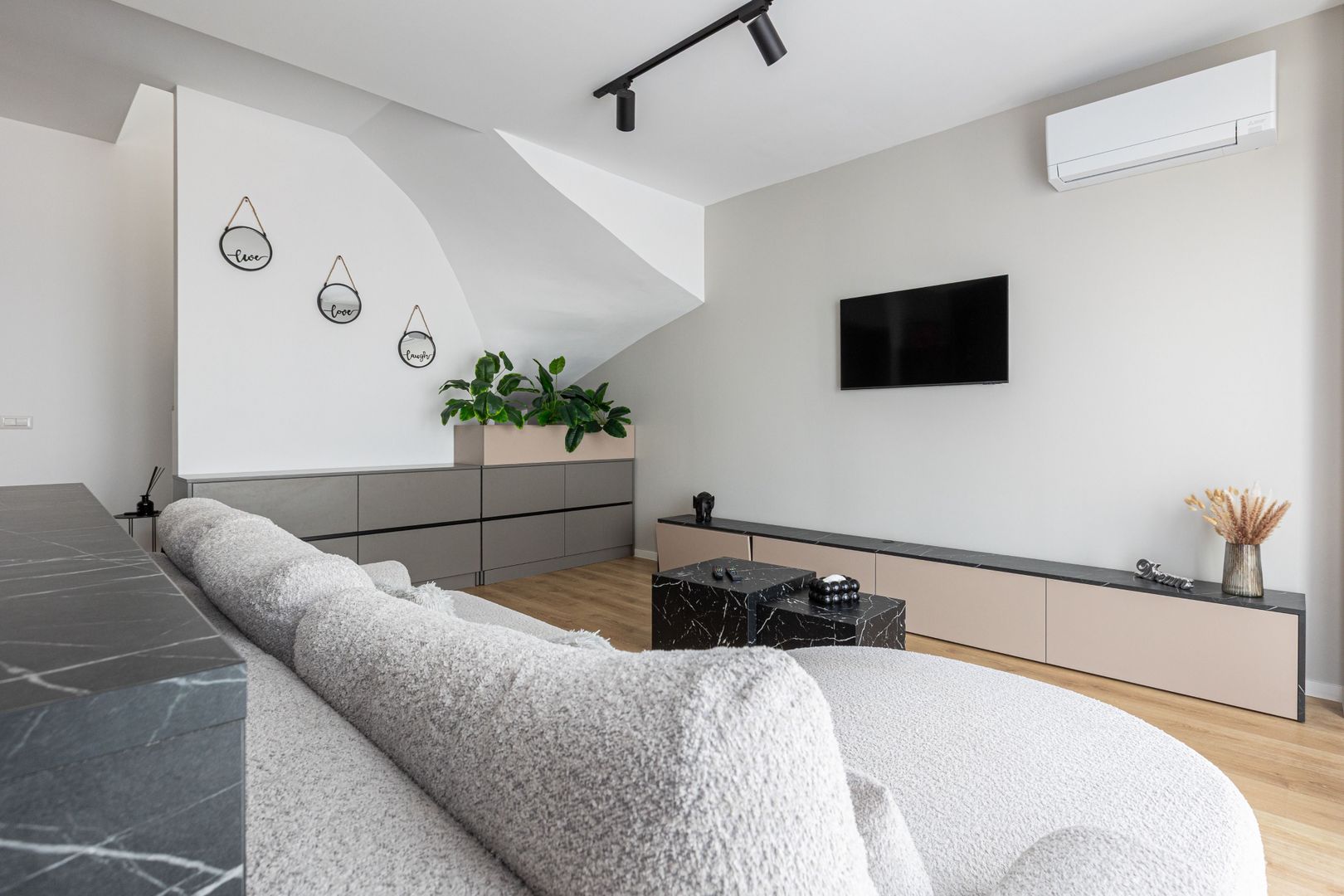 De Vanzare Apartament 3 Camere de Lux, pe 2 Nivele, Sebastian sect.5 - Poză 5