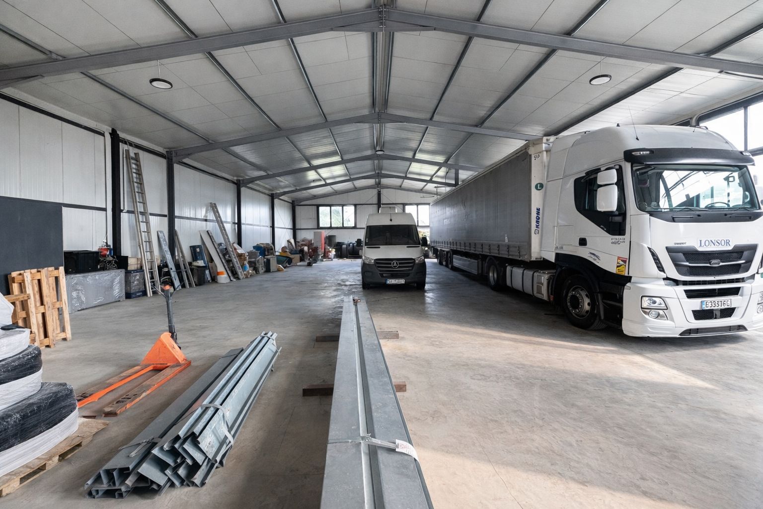 | HALĂ SPAȚIOASĂ | DE ÎNCHIRIAT | FRĂTĂUȚII | JUDEȚUL SUCEAVA | - Poză 5