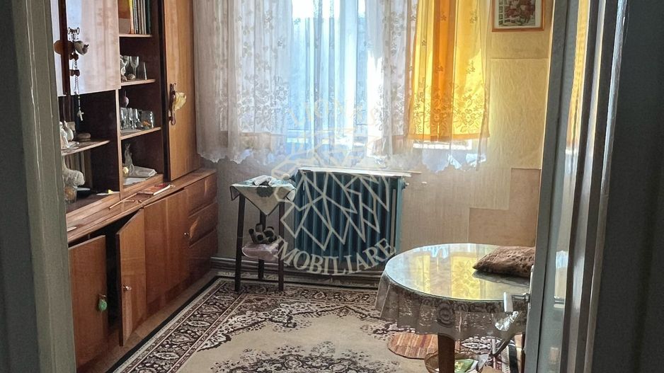 Apartament decomandat 4 camere 85 mp+balcon-etaj 3-Zona Independentei - Poză 1