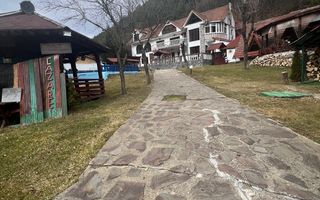 Pensiune de vânzare | 400 MPU | 10 Camere | Rasinari - Curmatura - Poză 20