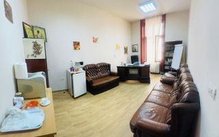 Apartament (pretabil pentru Birou ,Cabinet etc.) de vanzare in centru. - Poză 3