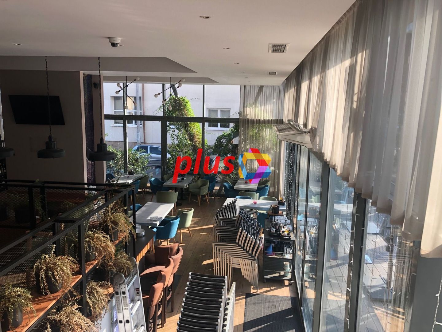 Spatiu Central cu vad pietonal și auto - 414 mp #plus-imo.ro - Poză 1