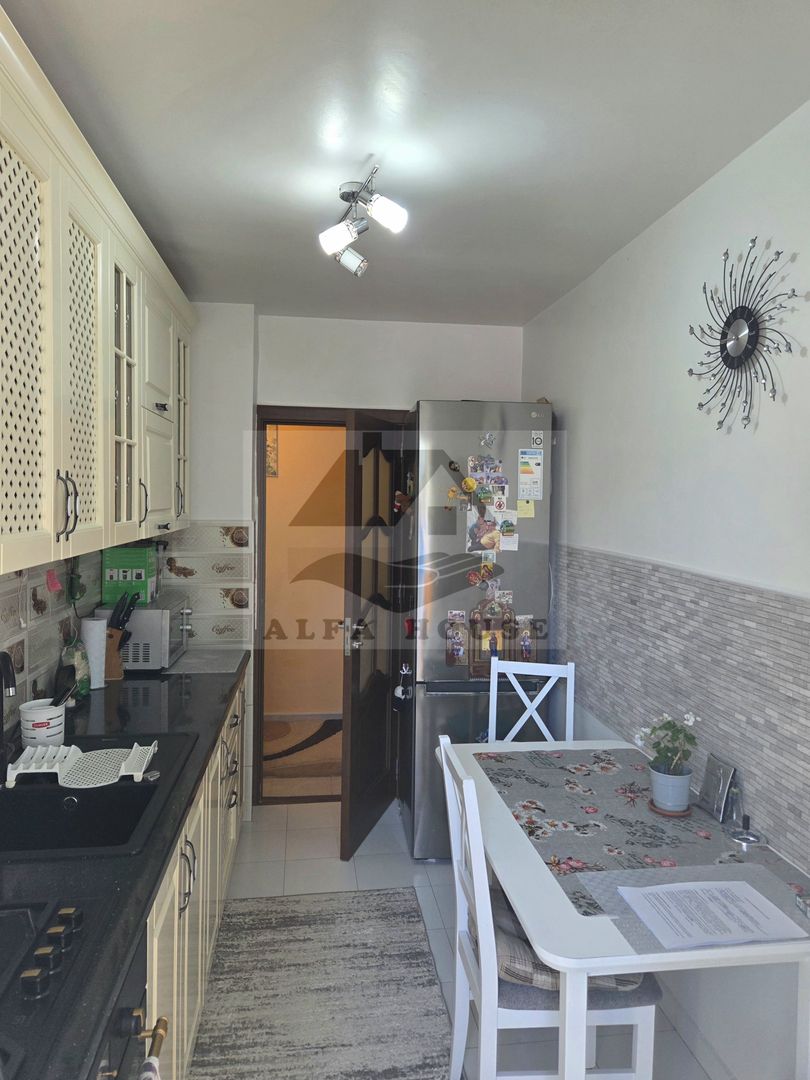 Apartament cu trei camere, zona Noua, 54 mp - Poză 8