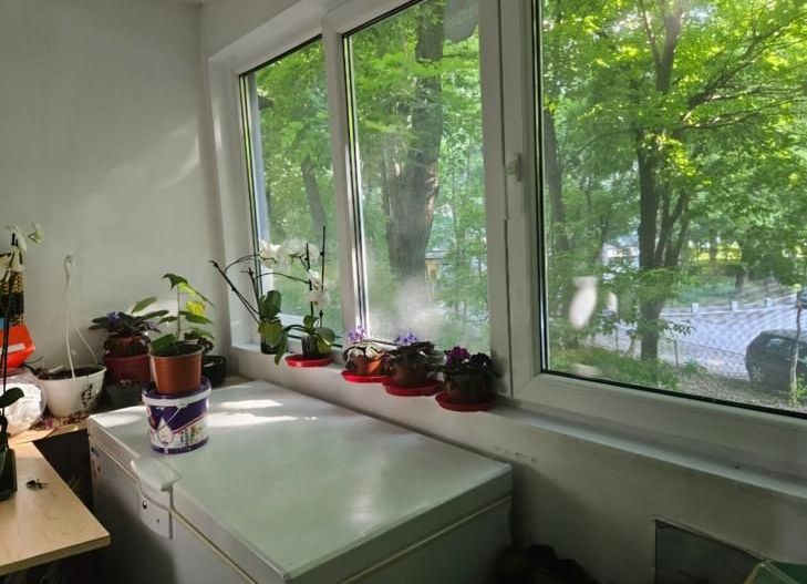Apartament 3 camere, Bld. Obregia. Etaj 1. Loc parcare. - Poză 1