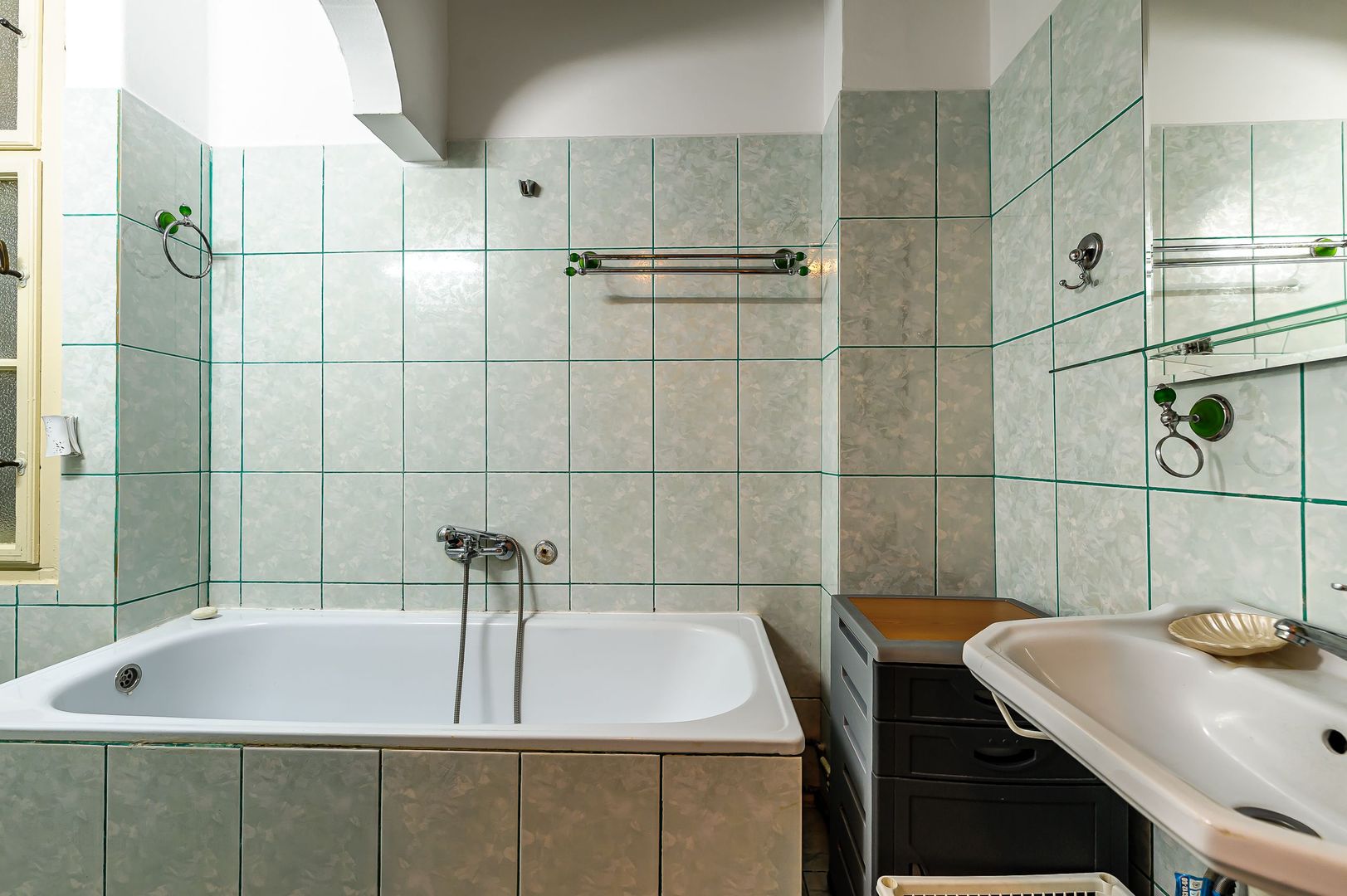 APARTAMENT CU O CAMERĂ ULTRACENTRAL - Poză 4