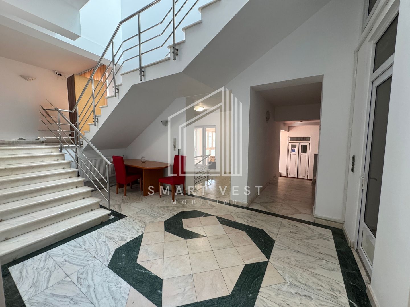 IMOBIL CENTRAL 500 MP | 8 CAMERE CU BĂI PROPRII | INVESTIȚIE - Poză 1