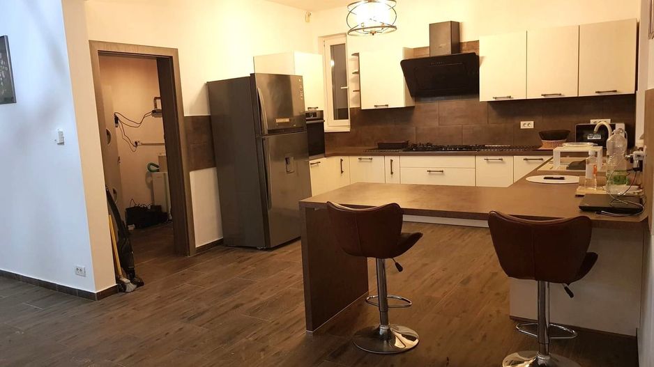 Vila pe parter 4 camere, curte generoasa / Tunari - Poză 6