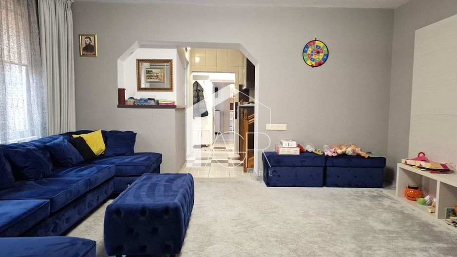 Casa P+M, cu 5 camere, zona Central - Poză 2