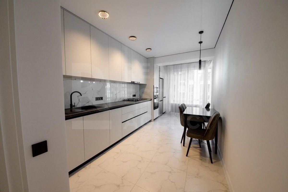 Chirie, apartament, o cameră, str. Calea Ieșilor, Sculeni - Poză 1