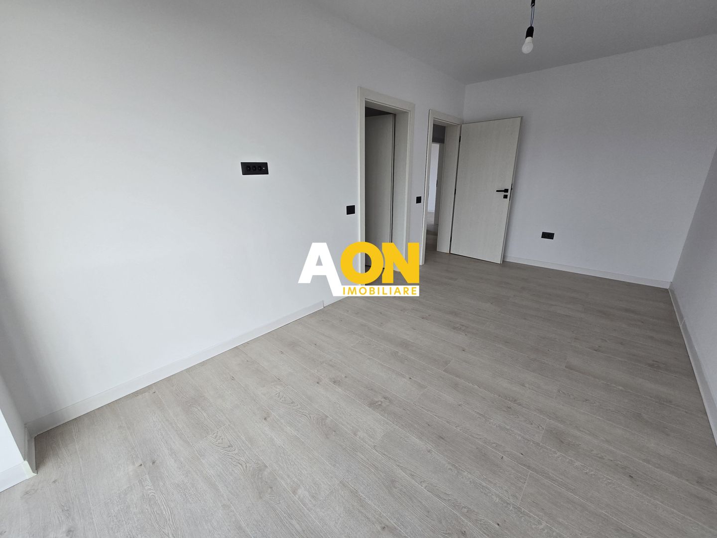 1/2 Duplex de Vânzare, 4 Camere, 350mp Teren, Zona Dealul Furcilor - Poză 9