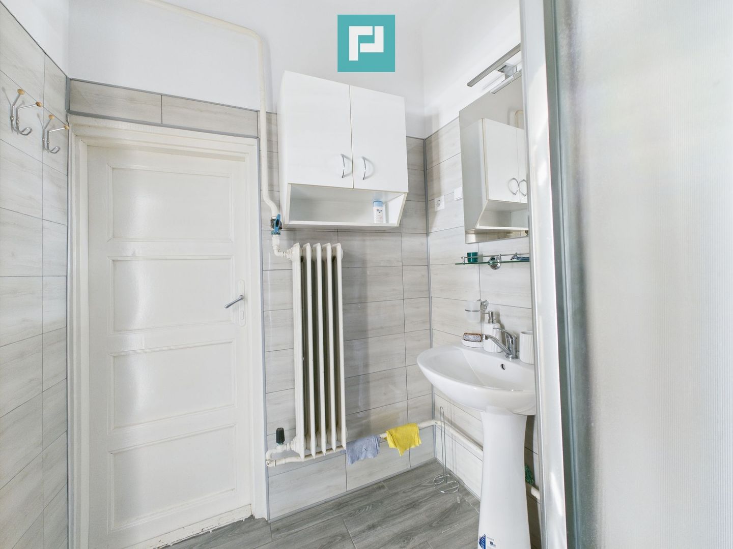 Casă 3 camere renovată cu potențial în Ketegyhaza - Poză 9