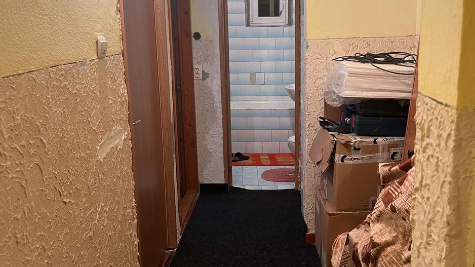 De vanzare apartament 3 camere Micro 16, etaj 4/4, 65.000 euro negociabil - Poză 4