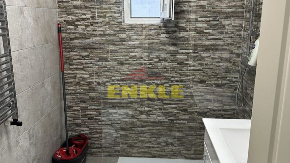 De vanzare apartament cu 3 camere, zona Mall. - Poză 7