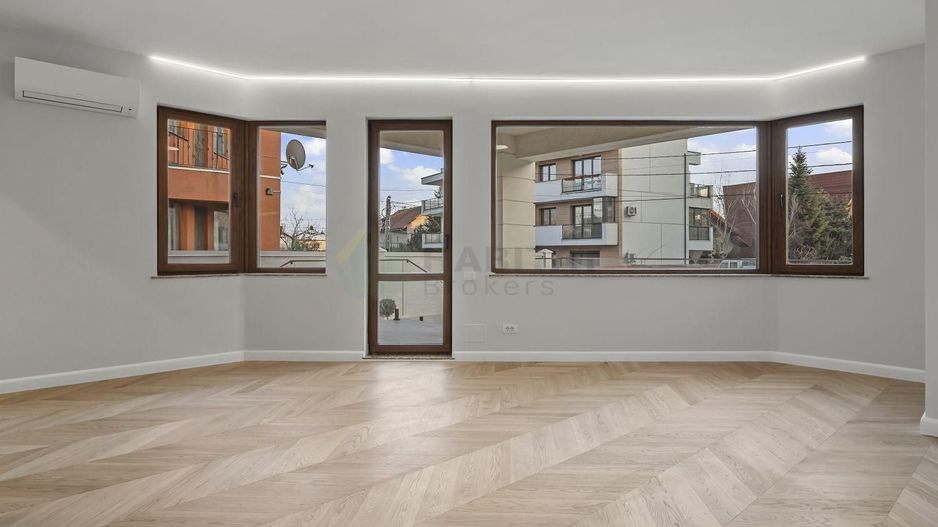 Vilă de lux  | Pipera – 7 camere, 5 băi, 4 terase | 1.500.000 EUR - Poză 24