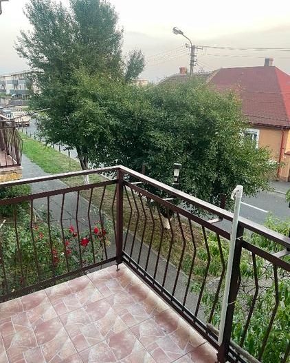 BRASADAS vinde ap 2 cam etaj 1/4 Carpati 2. - Poză 1