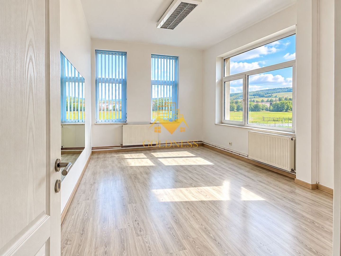 Spatiu comercial/ birouri, aprox. 200 mp, lângă METRO, BMW, Floresti - Poză 2