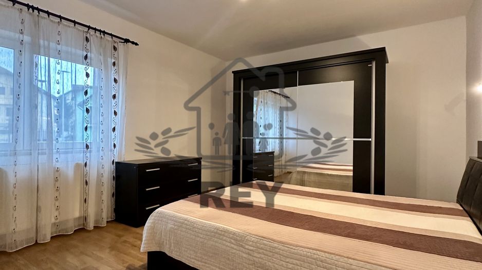 Apartament 4 camere cu garaj zona Strand- V.Aurie - Poză 5