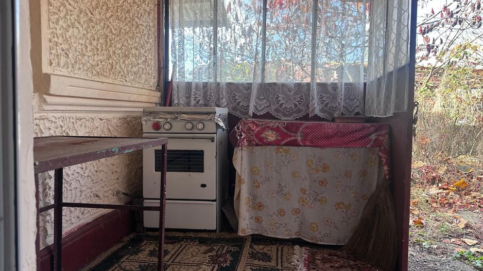 Vanzare casă cu teren mare în satul Cazaci – aproape de Târgoviște - Poză 10