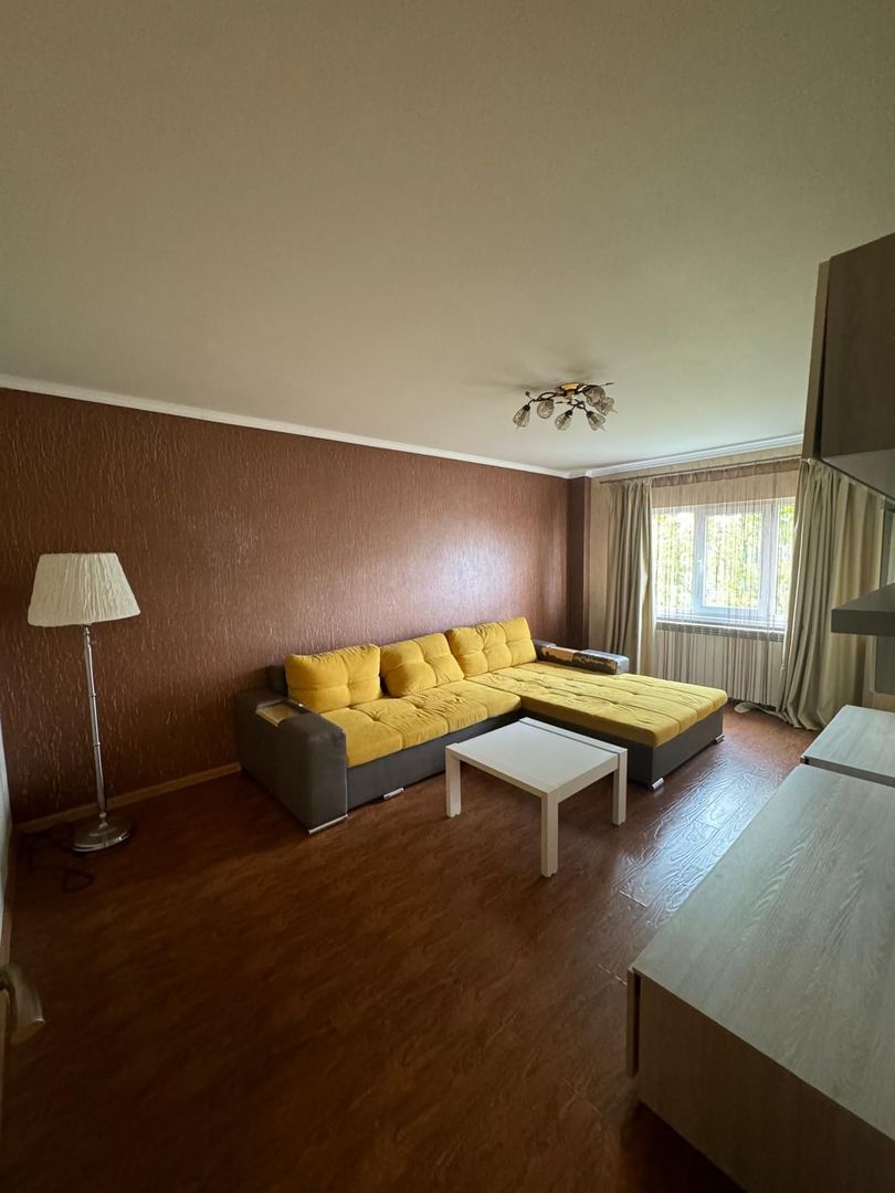 De inchiriat apartament cu 3 camere, Str. Nae leonard, etaj 3, 500 E - Poză 10