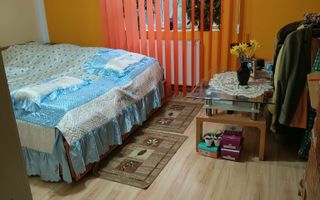Casă cu 4 camere și teren generos de 2.370 mp – Deta, Strada 1 Mai - Poză 5