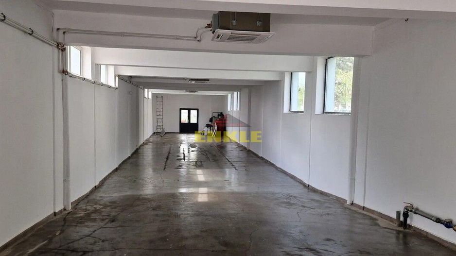 Cladire de inchiriat 400 mp cu teren de 1000 mp, zona Pacea -strada principala, pret 1500 euro - Poză 3