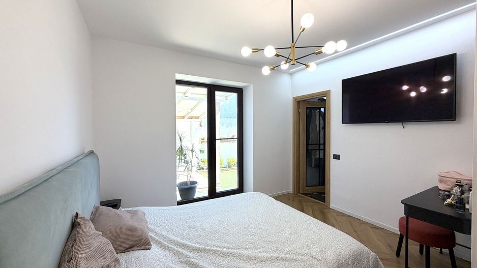 Casa individuala renovata integral P+M Chitila-Bucurestii Noi - Poză 9
