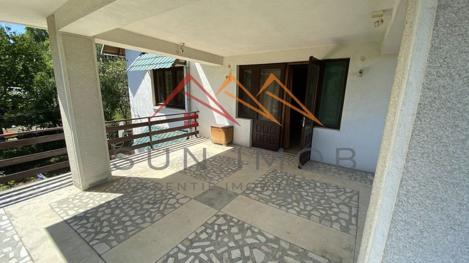 Vila de vanzare, teren 3100 mp, 7 camere, 6 grupuri sanitare, 3 CT, an 1997 - Poză 26