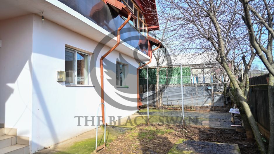 Casa cu 7 camere de vanzare | Zona Centrala, Baicoi | Comision 0% - Poză 2