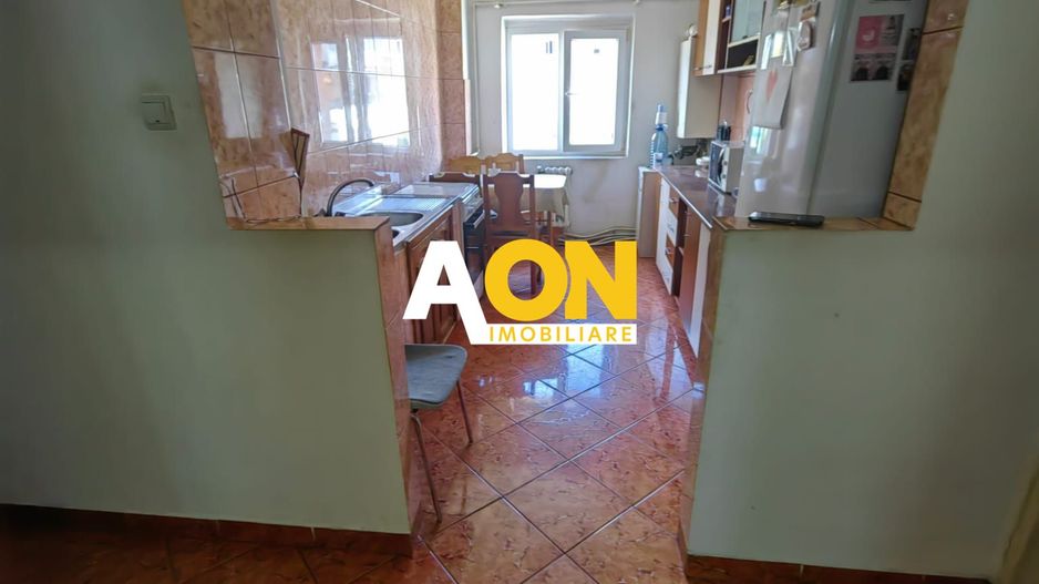 Apartament 3 Camere, Decomandat, Zona Cetate, Etaj 1 - Poză 6