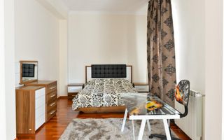 VILA DE LUX CU 6 DORMITOARE SI PISCINA + 800 MP CURTE LA INCHIRIRE - Poză 17