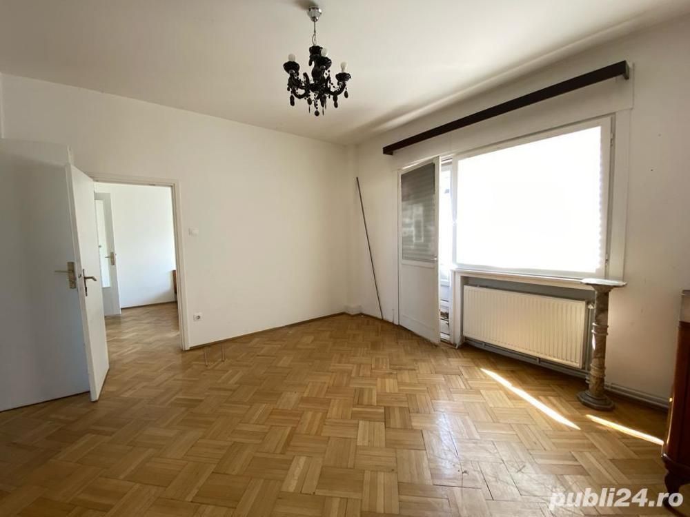 Apartament ultracentral cu vedere superbă, super investiție - Poză 4