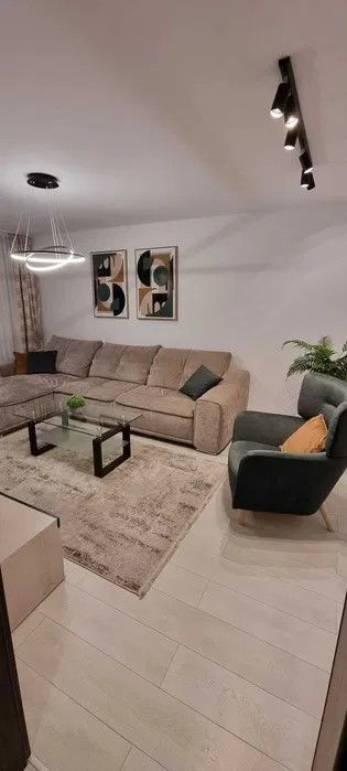 Apartament 2 camere, Complex Urban- Coresi Mall , 169000Euro - Poză 6