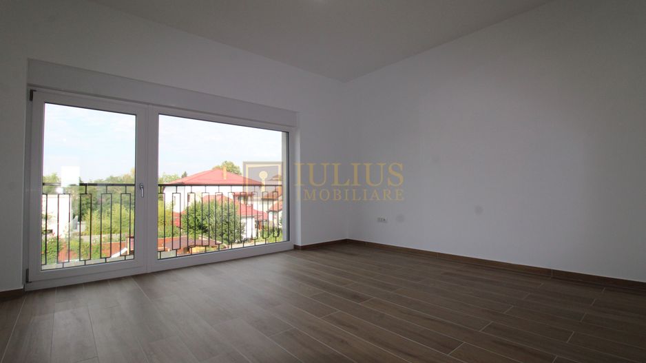 Casa zona Lunei, 5 camere + 3 bai, centrala proprie, rezidential sau birouri ! - Poză 40