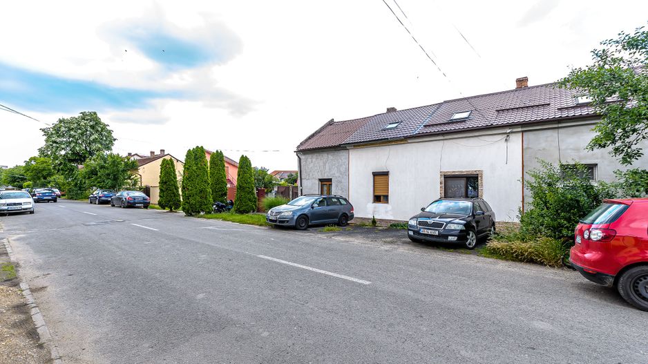 Apartament cu 2 camere, la curte comună, în Grădște. - Poză 4