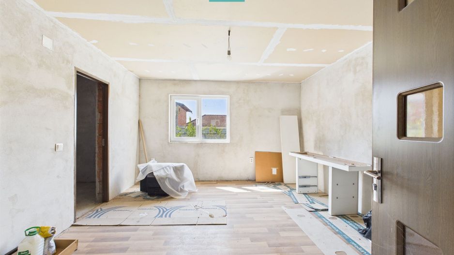 Casa la gri in Frumuseni - Poză 5